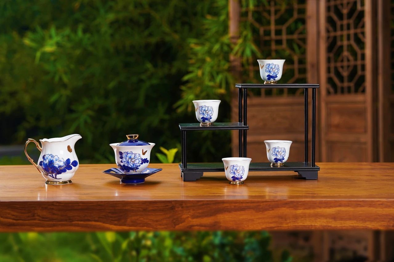 金砖白茶